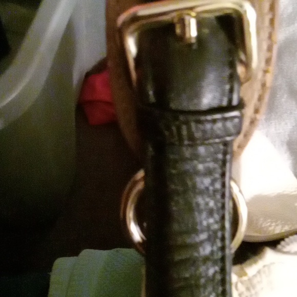 Hobo Tote shoulder bag used good condition. - Picture 8 of 10